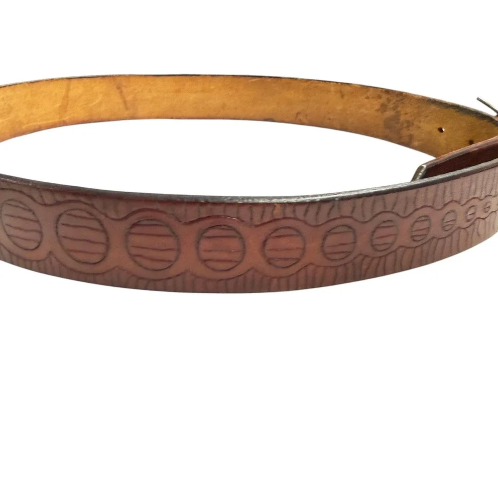 Vintage Womens Leather Brown Red Belt Hand Tooled Circles Brass Buckle 32